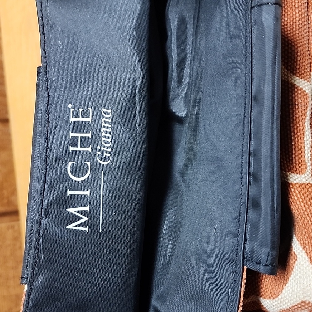 Miche Large Base Bag With 2 Free Skins! - Picture 10 of 10